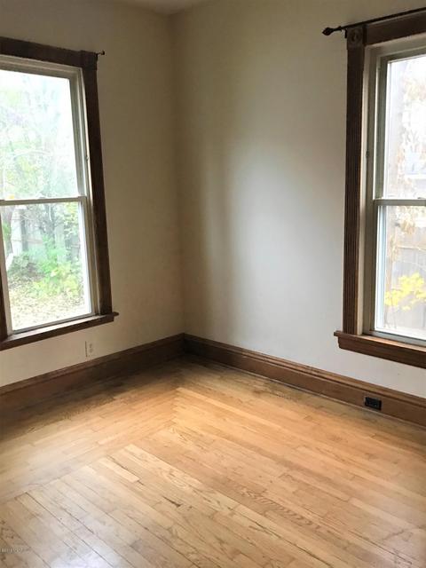 609 S Main St, Plainwell, MI 49080 photo 12