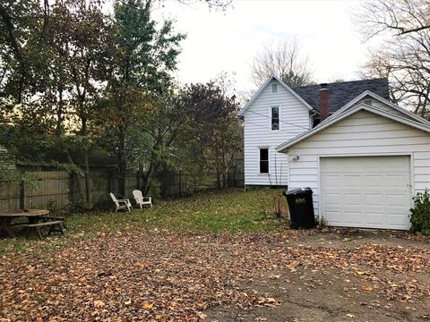 609 S Main St, Plainwell, MI 49080 photo 5