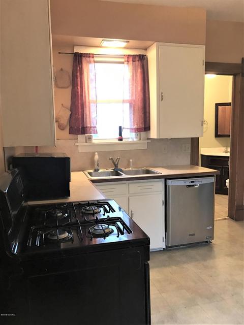 609 S Main St, Plainwell, MI 49080 photo 17