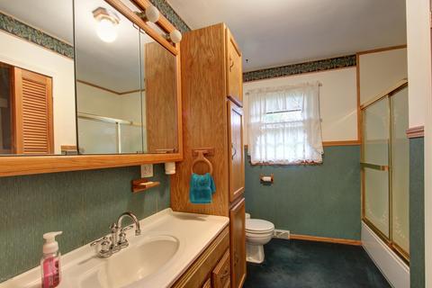 401 W Maple St, Bancroft, MI 48414 photo 16