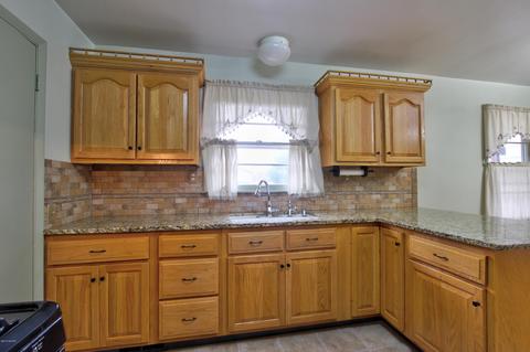 401 W Maple St, Bancroft, MI 48414 photo 8