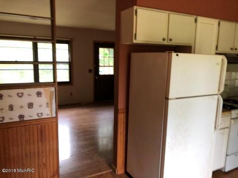 615 Merrick St, Belding, MI 48809 photo 7