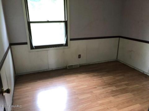 615 Merrick St, Belding, MI 48809 photo 12