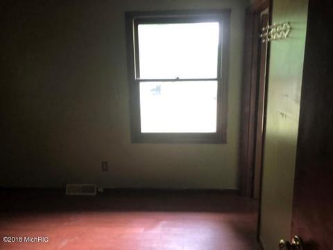 615 Merrick St, Belding, MI 48809 photo 10