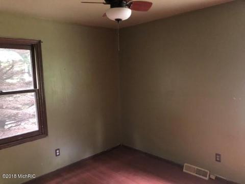 615 Merrick St, Belding, MI 48809 photo 11