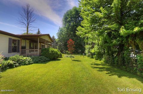 3100 Oak Dr SW, Stanton, MI 48888 photo 4