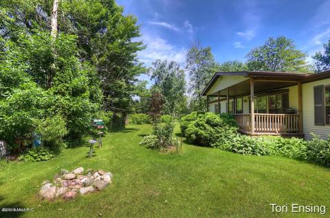 3100 Oak Dr SW, Stanton, MI 48888 photo 3
