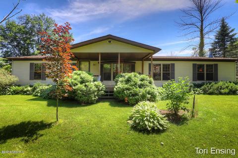 3100 Oak Dr SW, Stanton, MI 48888 photo 2