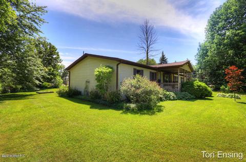 3100 Oak Dr SW, Stanton, MI 48888 photo 5
