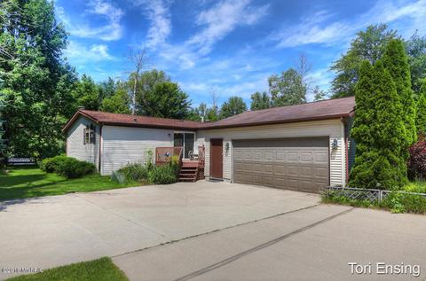 3100 Oak Dr SW, Stanton, MI 48888 photo 1