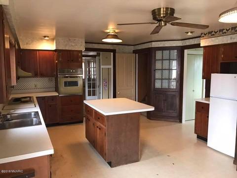 113 E Sprague St, Homer, MI 49245 photo 7