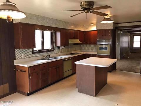 113 E Sprague St, Homer, MI 49245 photo 6