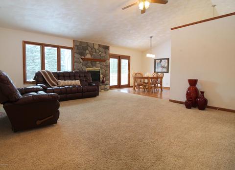 71 Peter Pan Ln, Marshall, MI 49068 photo 3