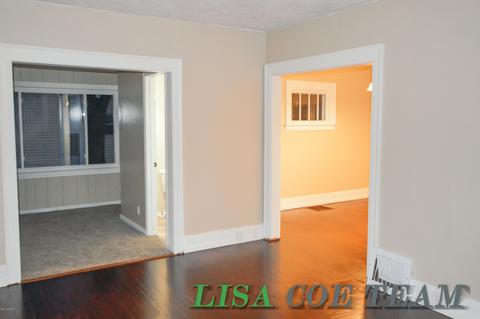 209 E Lytle St, Ionia, MI 48846 photo 2