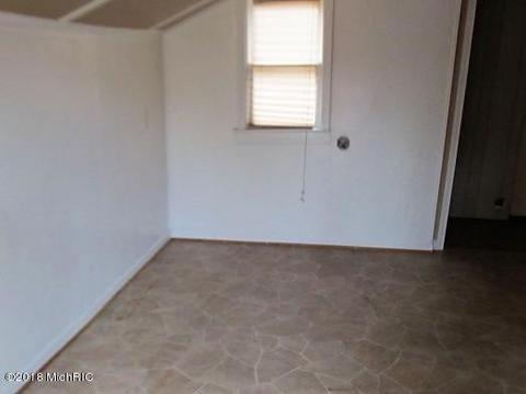 712 West St, Three Rivers, MI 49093 photo 3