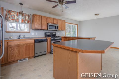 5420 N Whites Bridge Rd, Belding, MI 48809 photo 5