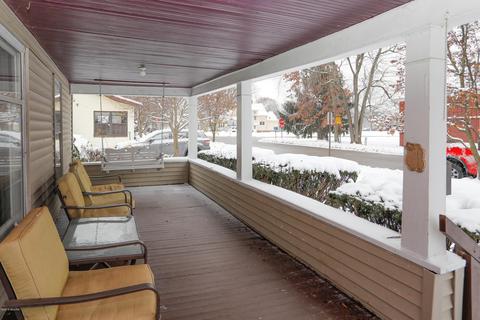 113 Colfax St, Plainwell, MI 49080 photo 3