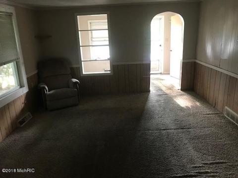 748 Root St, Belding, MI 48809 photo 3