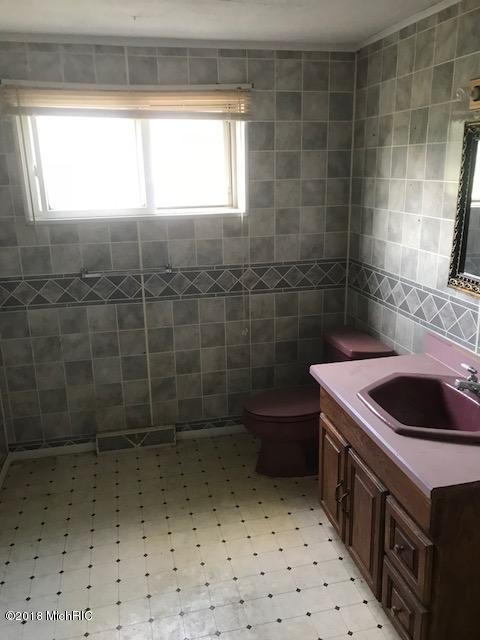 748 Root St, Belding, MI 48809 photo 5