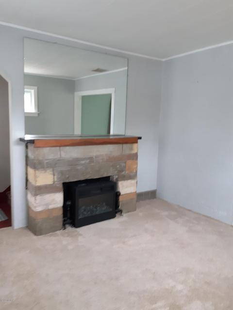 816 E Spring St, Whitehall, MI 49461 photo 9