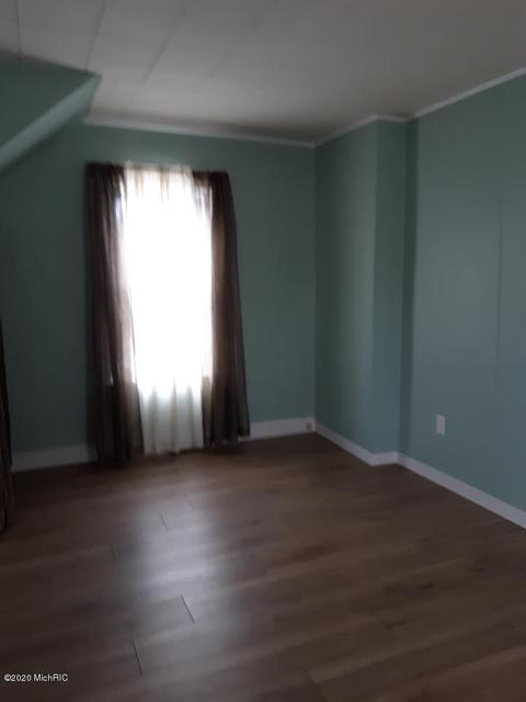 816 E Spring St, Whitehall, MI 49461 photo 12