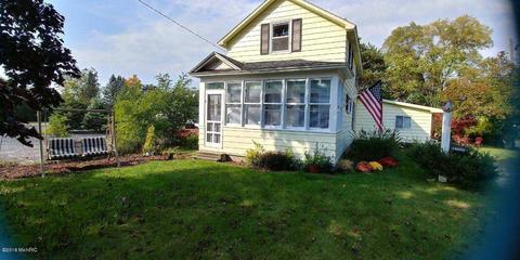 816 E Spring St, Whitehall, MI 49461 photo 2