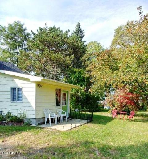 816 E Spring St, Whitehall, MI 49461 photo 22