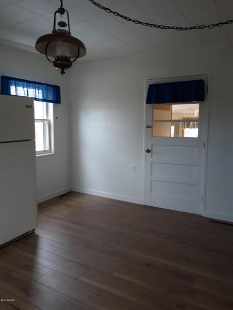 816 E Spring St, Whitehall, MI 49461 photo 8