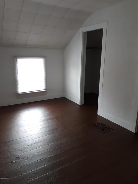 816 E Spring St, Whitehall, MI 49461 photo 17
