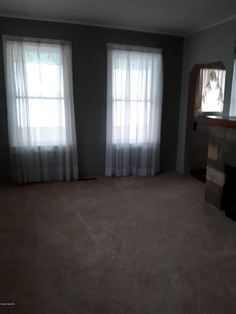 816 E Spring St, Whitehall, MI 49461 photo 10