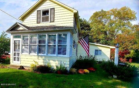 816 E Spring St, Whitehall, MI 49461 photo 1