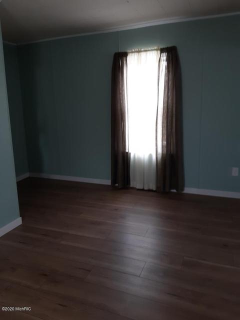 816 E Spring St, Whitehall, MI 49461 photo 13