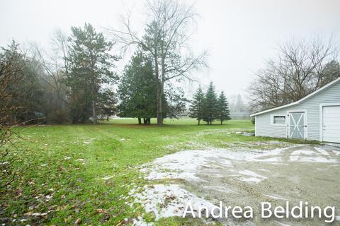 1425 W Ellis St, Belding, MI 48809 photo 4