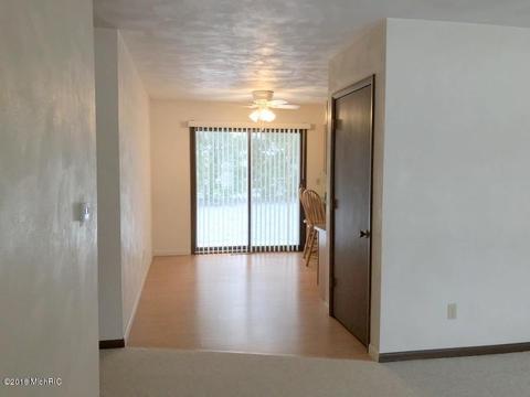 1035 Rose St, Marshall, MI 49068 photo 3