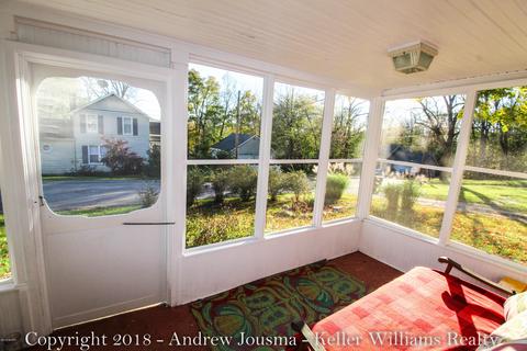809 High St SE, Lowell, MI 49331 photo 4