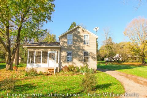 809 High St SE, Lowell, MI 49331 photo 1