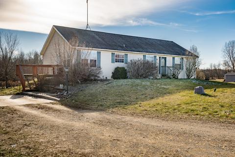 1096 5th St, Plainwell, MI 49080 photo 2