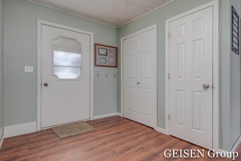 419 W Center St, Belding, MI 48809 photo 4