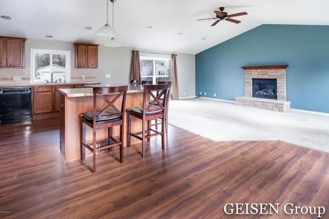 419 W Center St, Belding, MI 48809 photo 10