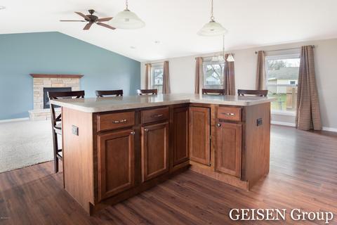 419 W Center St, Belding, MI 48809 photo 9