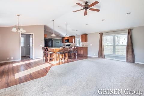 419 W Center St, Belding, MI 48809 photo 12