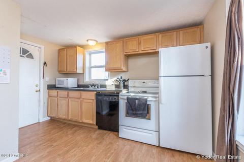 616 Hambrook St, Belding, MI 48809 photo 12