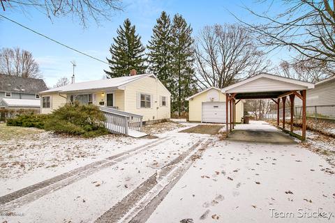 408 Ranney St, Belding, MI 48809 photo 3