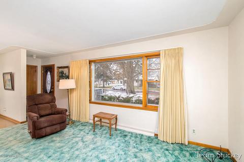 408 Ranney St, Belding, MI 48809 photo 5