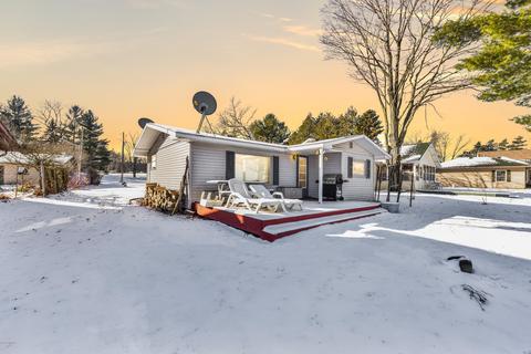 5468 Timberbend Rd, Sears, MI 49679 photo 1