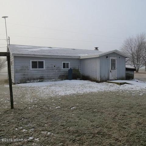 359 E Klees Rd, Stanton, MI 48888 photo 5