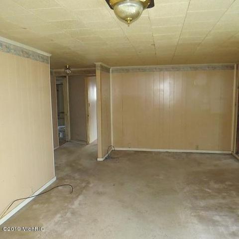 359 E Klees Rd, Stanton, MI 48888 photo 6