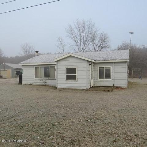 359 E Klees Rd, Stanton, MI 48888 photo 3