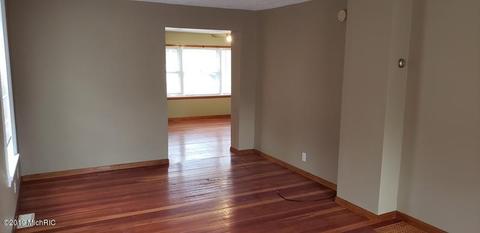 701 E Main St, Ionia, MI 48846 photo 12