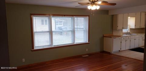 701 E Main St, Ionia, MI 48846 photo 6